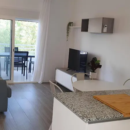 517 Golden Coast Royal Apartment *