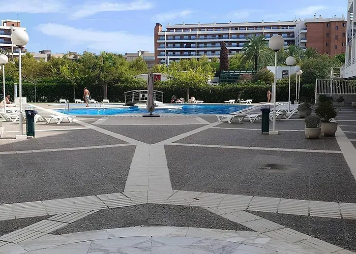 Апартаменты 517 Golden Coast Royal Салоу