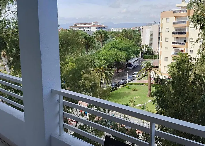 517 Golden Coast Royal Салоу